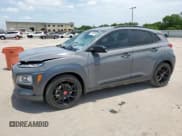 ✅ 2021 Hyundai Kona Night Edition • VIN: KM8K63A55MU692043 • Лот: 60083405. Опубликован ранее на Copart с пробегом 79 847 миль. Бесплатный доступ к архиву аукционных продаж из США и подробный отчёт об истории автомобиля на DreamBid. Изображение 1.