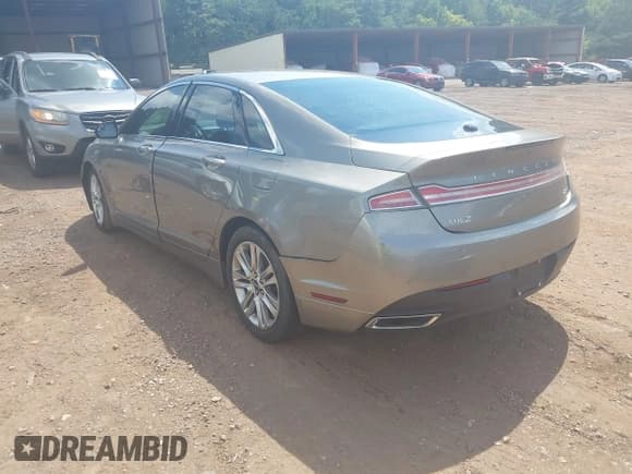 ✅ 2016 Lincoln MKZ Hybrid • VIN: 3LN6L2LU3GR633819 • Lot: 43009523. Wystawiony na IAAI z przebiegiem 263 758 mil. Bezpłatny archiwum sprzedaży aukcyjnych z USA i szczegółowy raport historii pojazdu na DreamBid. Zdjęcie 3.