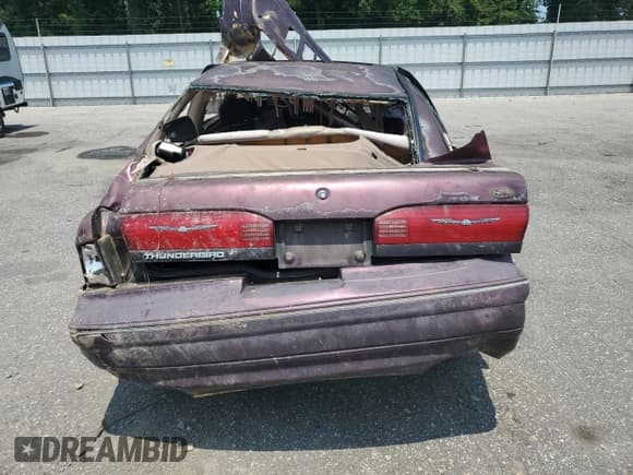 ✅ 1992 Ford Thunderbird LX • VIN: 1FAPP62T4NH104753 • Лот: 58746615. Опубликован ранее на Copart с пробегом 88 689 миль. Бесплатный доступ к архиву аукционных продаж из США и подробный отчёт об истории автомобиля на DreamBid. Изображение 6.