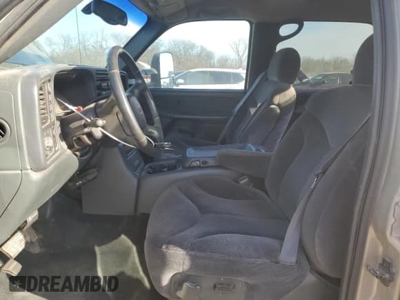 ✅ 2001 GMC Sierra 1500HD SLE • VIN: 1GTGK13U51F165800 • Lot: 82983364. Wystawiony na Copart z przebiegiem 139 686 mil. Bezpłatny archiwum sprzedaży aukcyjnych z USA i szczegółowy raport historii pojazdu na DreamBid. Zdjęcie 7.