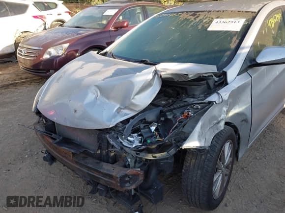 ✅ 2015 Hyundai Elantra SE • VIN: 5NPDH4AE9FH554550 • Lot: 43362913. Wystawiony na IAAI z przebiegiem 139 826 mil. Bezpłatny archiwum sprzedaży aukcyjnych z USA i szczegółowy raport historii pojazdu na DreamBid. Zdjęcie 6.