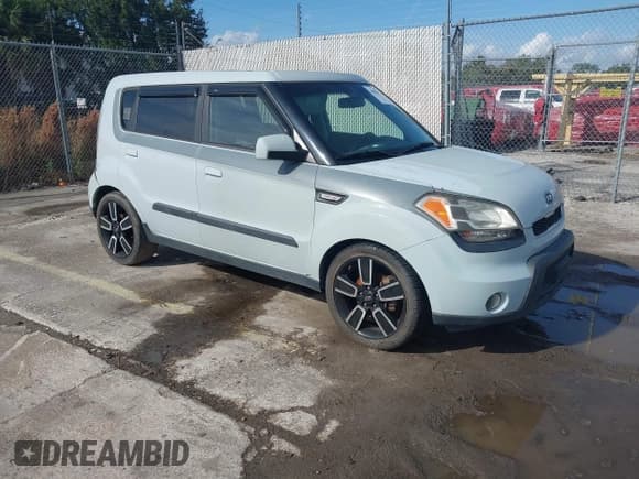 ✅ 2010 Kia Soul + • VIN: KNDJT2A28A7169554 • Лот: 43802322. Опубликован ранее на IAAI с пробегом 132 896 миль. Бесплатный доступ к архиву аукционных продаж из США и подробный отчёт об истории автомобиля на DreamBid. Изображение 1.