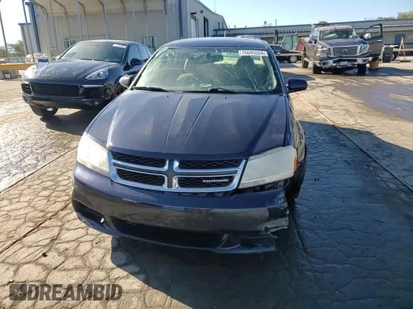 ✅ 2012 Dodge Avenger SXT • VIN: 1C3CDZCB1CN190406 • Lot: 76045524. Wystawiony na Copart z przebiegiem 185 189 mil. Bezpłatny archiwum sprzedaży aukcyjnych z USA i szczegółowy raport historii pojazdu na DreamBid. Zdjęcie 13.