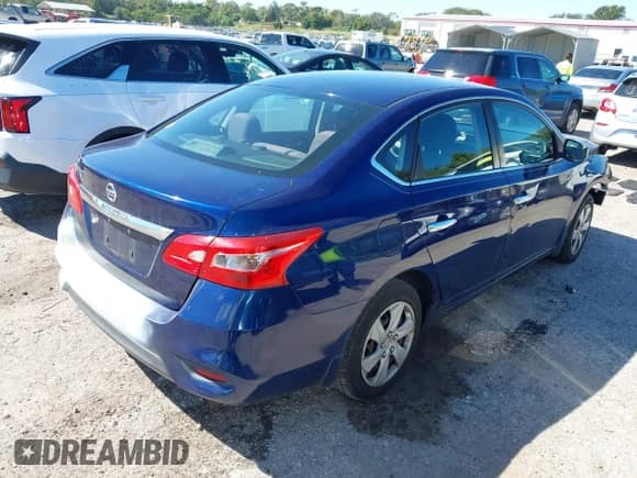 2017 Nissan Sentra SR с VIN 3N1AB7AP7HY211400, выставлен на аукционе IAAI как лот 43450342 с пробегом 197 853 миль миль и . История ставок и продаж доступна на DreamBid. Изображение 4.