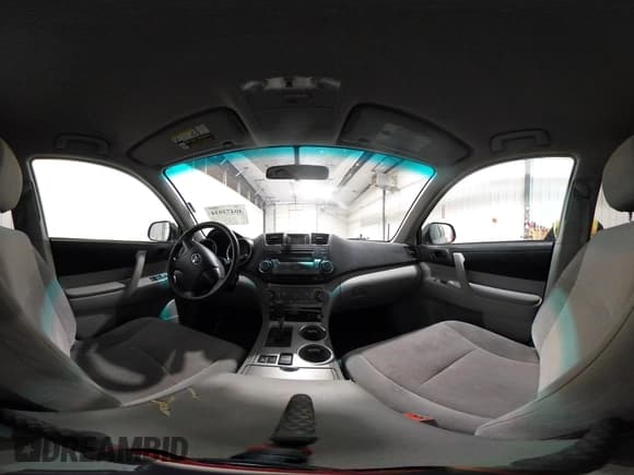 ✅ 2011 Toyota Highlander • VIN: 5TDBK3EHXBS057647 • Lot: 40473934. Listed on IAAI with 191,875 mi. Free auction sales archive from the USA and detailed vehicle history report at DreamBid. Image 19.