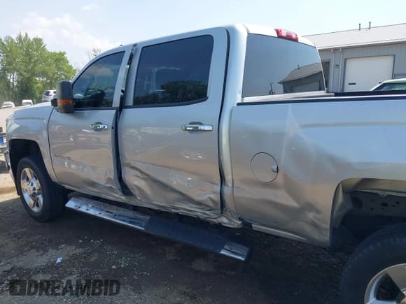 ✅ 2018 Chevrolet Silverado 2500HD Work Truck • VIN: 1GC1KUEG0JF185015 • Lot: 42571720. Listed on IAAI with 185,083 mi. Free auction sales archive from the USA and detailed vehicle history report at DreamBid. Image 6.