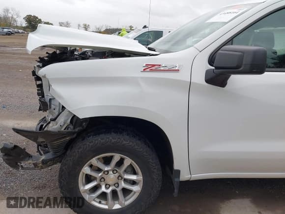 ✅ 2023 Chevrolet Silverado 1500 Work Truck • VIN: 3GCUDAEDXPG301324 • Lot: 43488164. Wystawiony na IAAI z przebiegiem 29 853 mil. Bezpłatny archiwum sprzedaży aukcyjnych z USA i szczegółowy raport historii pojazdu na DreamBid. Zdjęcie 18.
