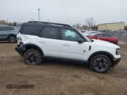 ✅ 2025 Ford Bronco Sport Outer Banks • VIN: 3FMCR9CN9SRE32082 • Lot: 43751264. Wystawiony na IAAI z przebiegiem 21 068 mil. Bezpłatny archiwum sprzedaży aukcyjnych z USA i szczegółowy raport historii pojazdu na DreamBid. Zdjęcie 13.