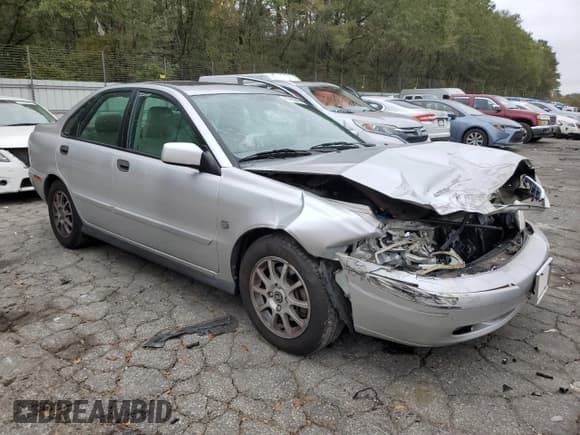 ✅ 2003 Volvo S40 • VIN: YV1VS29543F926911 • Лот: 79765844. Опубликован ранее на Copart с пробегом 90 841 миль. Бесплатный доступ к архиву аукционных продаж из США и подробный отчёт об истории автомобиля на DreamBid. Изображение 4.