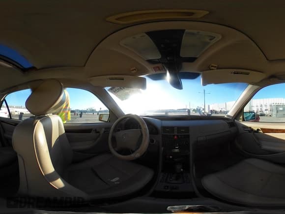 ✅ 2000 Mercedes-Benz C 230 Kompressor • VIN: WDBHA24G9YA856825 • Lot: 41418925. Wystawiony na IAAI z przebiegiem 99 616 mil. Bezpłatny archiwum sprzedaży aukcyjnych z USA i szczegółowy raport historii pojazdu na DreamBid. Zdjęcie 18.