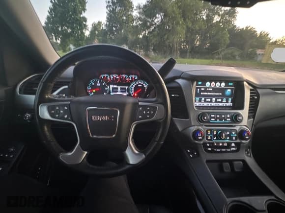 ✅ 2020 GMC Yukon XL SLT • VIN: 1GKS2GKC5LR263656 • Lot: 62224145. Listed on Copart with 126,664 mi. Free auction sales archive from the USA and detailed vehicle history report at DreamBid. Image 9.