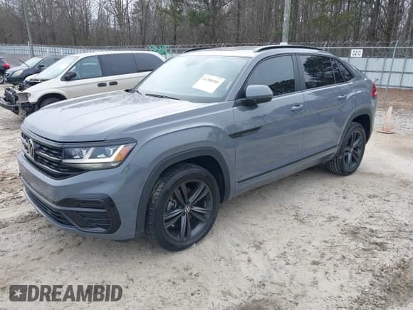 ✅ 2021 Volkswagen Atlas SE • VIN: 1V2PE2CAXMC231037 • Lot: 41380581. Wystawiony na IAAI z przebiegiem 40 889 mil. Bezpłatny archiwum sprzedaży aukcyjnych z USA i szczegółowy raport historii pojazdu na DreamBid. Zdjęcie 2.