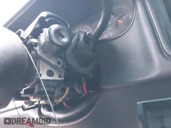 ✅ 2004 Chevrolet Silverado 1500 Z71 • VIN: 1GCEK19T94E206106 • Лот: 41473698. Опубликован ранее на IAAI с пробегом 206 623 миль. Бесплатный доступ к архиву аукционных продаж из США и подробный отчёт об истории автомобиля на DreamBid. Изображение 6.