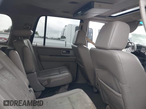 ✅ 2008 Ford Expedition Max Limited • VIN: 1FMFK19558LA12319 • Lot: 42688322. Wystawiony na IAAI z przebiegiem Nie podano. Bezpłatny archiwum sprzedaży aukcyjnych z USA i szczegółowy raport historii pojazdu na DreamBid. Zdjęcie 8.