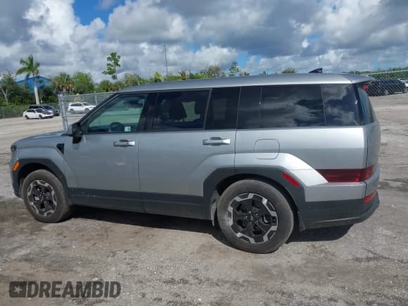 ✅ 2024 Hyundai Santa Fe SE • VIN: 5NMP14GL2RH038880 • Lot: 43404734. Wystawiony na IAAI z przebiegiem 18 561 mil. Bezpłatny archiwum sprzedaży aukcyjnych z USA i szczegółowy raport historii pojazdu na DreamBid. Zdjęcie 14.