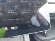 ✅ 2024 Tesla Model Y Long Range • VIN: 7SAYGAEE9RF180802 • Lot: 41221635. Wystawiony na IAAI z przebiegiem 8 078 mil. Bezpłatny archiwum sprzedaży aukcyjnych z USA i szczegółowy raport historii pojazdu na DreamBid. Zdjęcie 14.