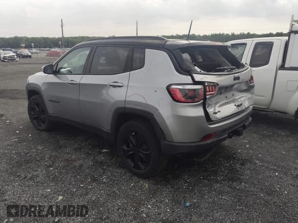 ✅ 2018 Jeep Compass Latitude • VIN: 3C4NJDBB0JT393916 • Lot: 42265282. Listed on IAAI with 44,811 mi. Free auction sales archive from the USA and detailed vehicle history report at DreamBid. Image 3.