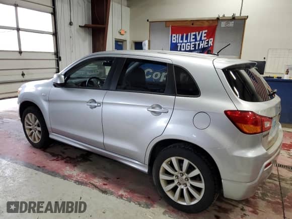 2011 Mitsubishi Outlander SE with VIN JA4AR4AUXBZ015133, listed as a Copart auction lot 87305455 with 98,270 mi miles and Clean title. Bid and sale history available at DreamBid. Image 2.