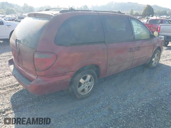 ✅ 2005 Dodge Caravan SXT • VIN: 2D4GP44L15R346306 • Лот: 43273994. Опубликован ранее на IAAI с пробегом 213 425 миль. Бесплатный доступ к архиву аукционных продаж из США и подробный отчёт об истории автомобиля на DreamBid. Изображение 4.