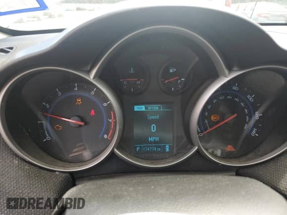 2014 Chevrolet Cruze 2LT с VIN 1G1PE5SB5E7389401, выставлен на аукционе Copart как лот 61292535 с пробегом 174 774 миль миль и Списание • Salvage title. История ставок и продаж доступна на DreamBid. Изображение 9.