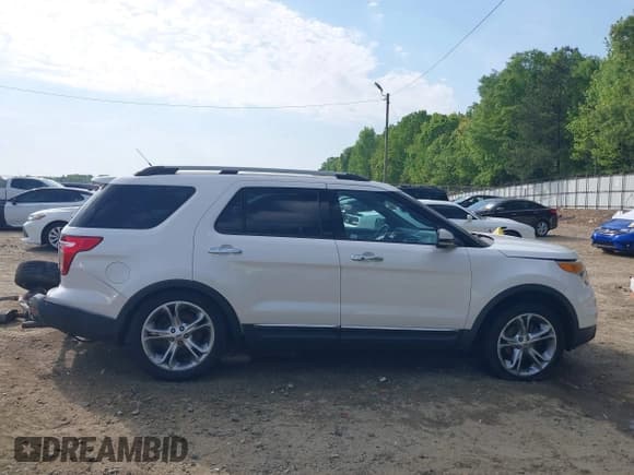✅ 2013 Ford Explorer Limited • VIN: 1FM5K7F80DGA10283 • Lot: 42071699. Wystawiony na IAAI z przebiegiem 205 643 mil. Bezpłatny archiwum sprzedaży aukcyjnych z USA i szczegółowy raport historii pojazdu na DreamBid. Zdjęcie 14.