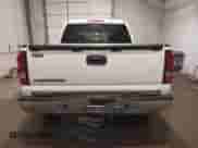 2006 Chevrolet Silverado 1500 LT1 z VIN 2GCEK13T461204941, wystawiony jako IAAI lot #42503740 z przebiegiem 280 634 mil mil oraz . Historia ofert i sprzedaży dostępna na DreamBid. Obrazek 16.