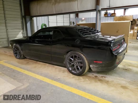 ✅ 2019 Dodge Challenger R/T • VIN: 2C3CDZBT7KH583294 • Lot: 70682132. Wystawiony na Copart z przebiegiem 65 403 mil. Bezpłatny archiwum sprzedaży aukcyjnych z USA i szczegółowy raport historii pojazdu na DreamBid. Zdjęcie 2.