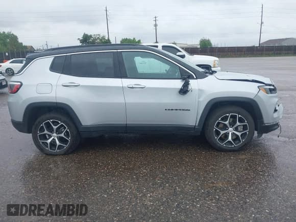 ✅ 2024 Jeep Compass Limited • VIN: 3C4NJDCNXRT134810 • Lot: 42402844. Wystawiony na IAAI z przebiegiem 30 482 mil. Bezpłatny archiwum sprzedaży aukcyjnych z USA i szczegółowy raport historii pojazdu na DreamBid. Zdjęcie 13.