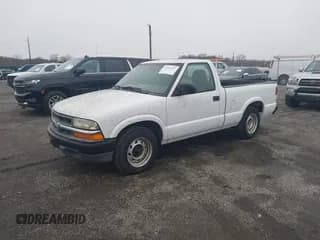 ✅ 2003 Chevrolet S-10 Work Truck • VIN: 1GCCS14X238218144 • Лот: 41505247. Опубликован ранее на IAAI с пробегом 74 431 миль. Бесплатный доступ к архиву аукционных продаж из США и подробный отчёт об истории автомобиля на DreamBid. Изображение 2.