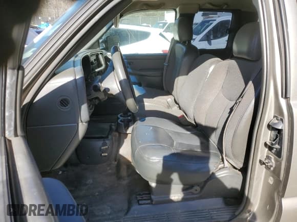 ✅ 2003 Chevrolet Silverado 2500HD LS • VIN: 1GCHK29U73E342647 • Lot: 78028314. Wystawiony na Copart z przebiegiem 285 675 mil. Bezpłatny archiwum sprzedaży aukcyjnych z USA i szczegółowy raport historii pojazdu na DreamBid. Zdjęcie 7.