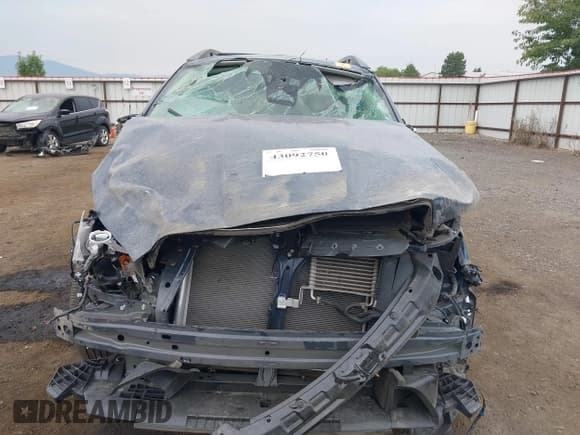 ✅ 2024 Subaru Ascent Limited • VIN: 4S4WMAUD4R3448184 • Lot: 43092750. Listed on IAAI with 9,258 mi. Free auction sales archive from the USA and detailed vehicle history report at DreamBid. Image 12.