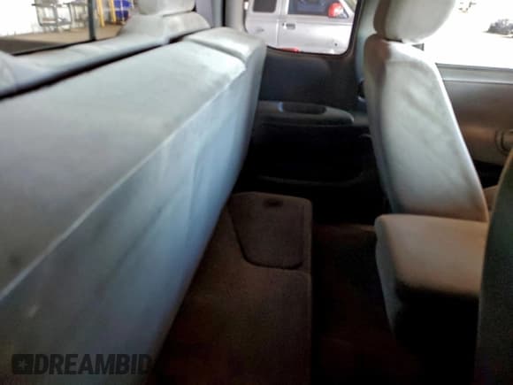 ✅ 2003 Toyota Tundra SR5 • VIN: 5TBBT44143S421790 • Лот: 95222525. Опубликован ранее на Copart с пробегом 298 780 миль. Бесплатный доступ к архиву аукционных продаж из США и подробный отчёт об истории автомобиля на DreamBid. Изображение 10.