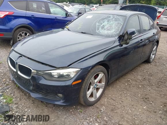 ✅ 2013 BMW 3 Series 328i xDrive • VIN: WBA3B5C54DF590943 • Лот: 42925978. Опубликован ранее на IAAI с пробегом Не указан. Бесплатный доступ к архиву аукционных продаж из США и подробный отчёт об истории автомобиля на DreamBid. Изображение 16.