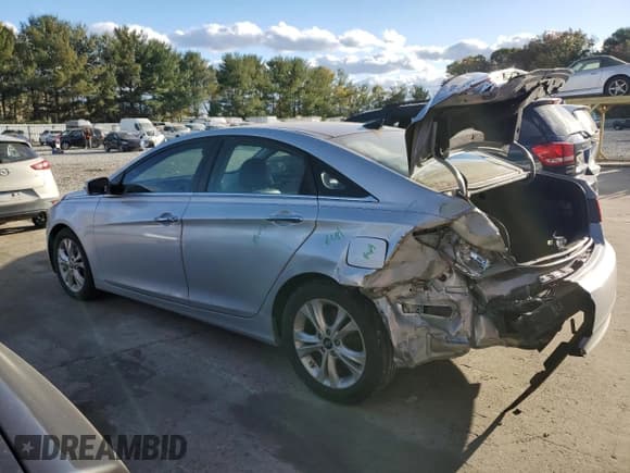 ✅ 2012 Hyundai Sonata SE • VIN: 5NPEC4ACXCH419882 • Lot: 75942604. Listed on Copart with 131,632 mi. Free auction sales archive from the USA and detailed vehicle history report at DreamBid. Image 2.