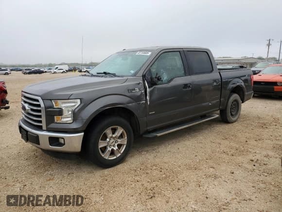 ✅ 2016 Ford F-150 XLT • VIN: 1FTEW1CP7GKD73179 • Lot: 82759605. Wystawiony na Copart z przebiegiem 188 821 mil. Bezpłatny archiwum sprzedaży aukcyjnych z USA i szczegółowy raport historii pojazdu na DreamBid. Zdjęcie 1.