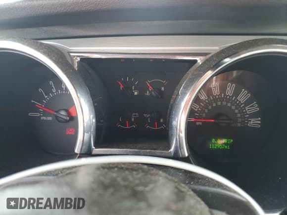 ✅ 2008 Ford Mustang GT Deluxe • VIN: 1ZVHT82H885106767 • Лот: 70813345. Опубликован ранее на Copart с пробегом 112 957 миль. Бесплатный доступ к архиву аукционных продаж из США и подробный отчёт об истории автомобиля на DreamBid. Изображение 9.