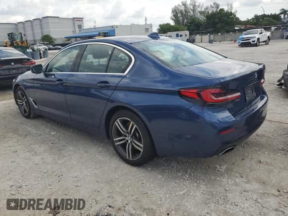 ✅ 2021 BMW 5 Series 540i • VIN: WBA53BJ09MWX25930 • Lot: 71846825. Wystawiony na Copart z przebiegiem 55 778 mil. Bezpłatny archiwum sprzedaży aukcyjnych z USA i szczegółowy raport historii pojazdu na DreamBid. Zdjęcie 2.