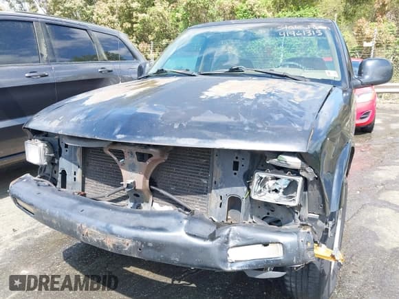 ✅ 1995 Chevrolet S-10 • VIN: 1GCCS14Z7SK232575 • Лот: 41961315. Опубликован ранее на IAAI с пробегом 181 163 миль. Бесплатный доступ к архиву аукционных продаж из США и подробный отчёт об истории автомобиля на DreamBid. Изображение 6.