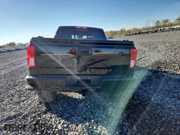 ✅ 2018 Chevrolet Silverado 1500 LTZ • VIN: 3GCUKSEJ1JG355409 • Lot: 91032025. Wystawiony na Copart z przebiegiem 74 055 mil. Bezpłatny archiwum sprzedaży aukcyjnych z USA i szczegółowy raport historii pojazdu na DreamBid. Zdjęcie 6.