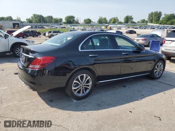 ✅ 2018 Mercedes-Benz C 300 • VIN: WDDWF4KB3JR359635 • Lot: 59393945. Wystawiony na Copart z przebiegiem 37 400 mil. Bezpłatny archiwum sprzedaży aukcyjnych z USA i szczegółowy raport historii pojazdu na DreamBid. Zdjęcie 3.