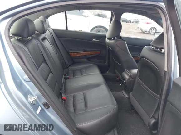 ✅ 2011 Honda Accord EX-L • VIN: 1HGCP3F83BA005411 • Lot: 43813450. Wystawiony na IAAI z przebiegiem 120 249 mil. Bezpłatny archiwum sprzedaży aukcyjnych z USA i szczegółowy raport historii pojazdu na DreamBid. Zdjęcie 8.