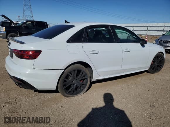 ✅ 2021 Audi S4 Premium Plus • VIN: WAUB4AF46MA065803 • Lot: 46898075. Wystawiony na Copart z przebiegiem 29 367 mil. Bezpłatny archiwum sprzedaży aukcyjnych z USA i szczegółowy raport historii pojazdu na DreamBid. Zdjęcie 3.