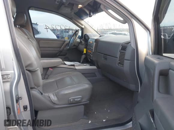 ✅ 2006 Nissan Armada SE • VIN: 5N1AA08A06N704625 • Lot: 41377724. Listed on IAAI with 200,389 mi. Free auction sales archive from the USA and detailed vehicle history report at DreamBid. Image 5.