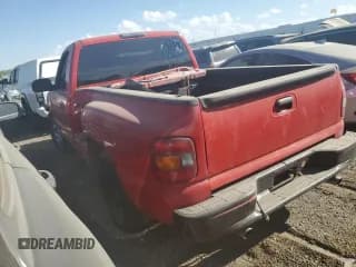 ✅ 2003 Chevrolet Silverado 1500 Work Truck • VIN: 1GCEC14T63Z281762 • Лот: 70304504. Опубликован ранее на Copart с пробегом 171 720 миль. Бесплатный доступ к архиву аукционных продаж из США и подробный отчёт об истории автомобиля на DreamBid. Изображение 2.