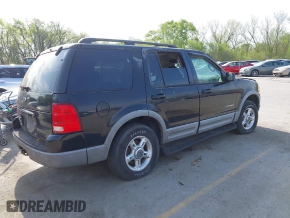 ✅ 2002 Ford Explorer XLT • VIN: 1FMDU73E02ZB55132 • Lot: 42005797. Wystawiony na IAAI z przebiegiem 152 213 mil. Bezpłatny archiwum sprzedaży aukcyjnych z USA i szczegółowy raport historii pojazdu na DreamBid. Zdjęcie 4.