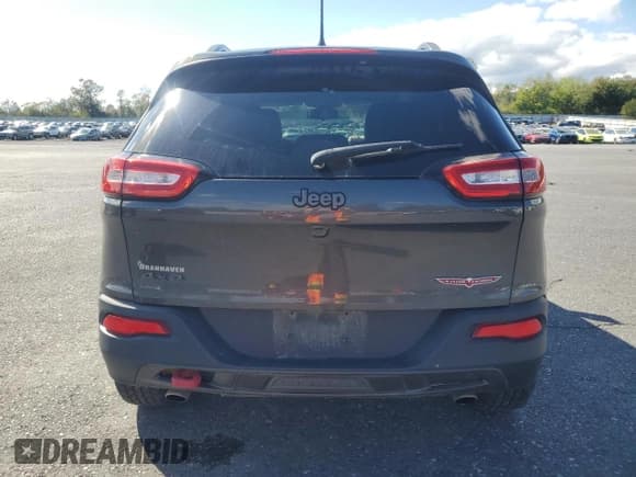 ✅ 2017 Jeep Cherokee Trailhawk • VIN: 1C4PJMBS9HW621358 • Лот: 85758475. Опубликован ранее на Copart с пробегом 238 038 миль. Бесплатный доступ к архиву аукционных продаж из США и подробный отчёт об истории автомобиля на DreamBid. Изображение 6.