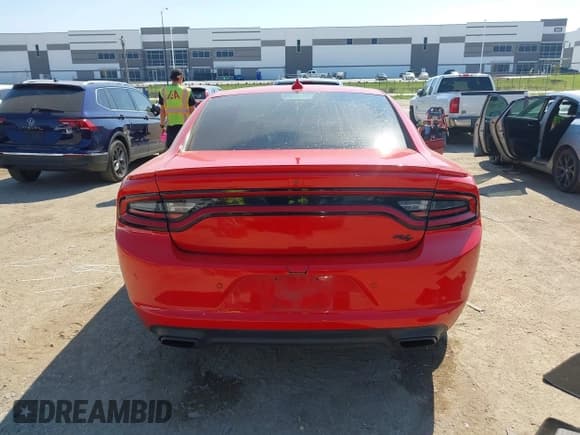 ✅ 2018 Dodge Charger R/T • VIN: 2C3CDXCT9JH122356 • Lot: 43358067. Wystawiony na IAAI z przebiegiem 139 703 mil. Bezpłatny archiwum sprzedaży aukcyjnych z USA i szczegółowy raport historii pojazdu na DreamBid. Zdjęcie 16.