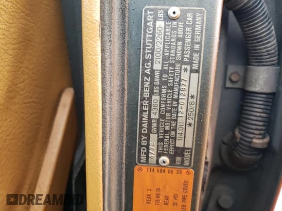 ✅ 1972 Mercedes-Benz 250 • VIN: 11401112012877 • Лот: 82096125. Опубликован ранее на Copart с пробегом 29 678 миль. Бесплатный доступ к архиву аукционных продаж из США и подробный отчёт об истории автомобиля на DreamBid. Изображение 12.