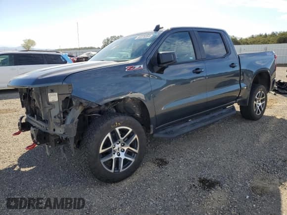 ✅ 2020 Chevrolet Silverado 1500 LT Trail Boss • VIN: 3GCPYFEL8LG315111 • Lot: 82370355. Wystawiony na Copart z przebiegiem 77 440 mil. Bezpłatny archiwum sprzedaży aukcyjnych z USA i szczegółowy raport historii pojazdu na DreamBid. Zdjęcie 1.