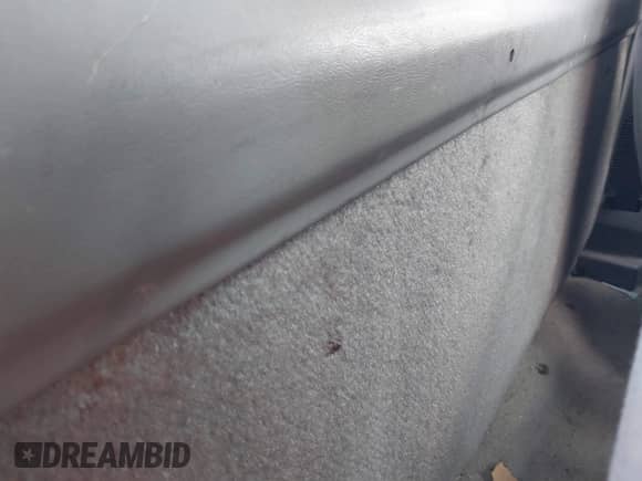 1996 Dodge Dakota z VIN 1B7FL26XXTS665546, wystawiony jako IAAI lot #41009915 z przebiegiem 84 332 mil mil oraz . Historia ofert i sprzedaży dostępna na DreamBid. Obrazek 8.